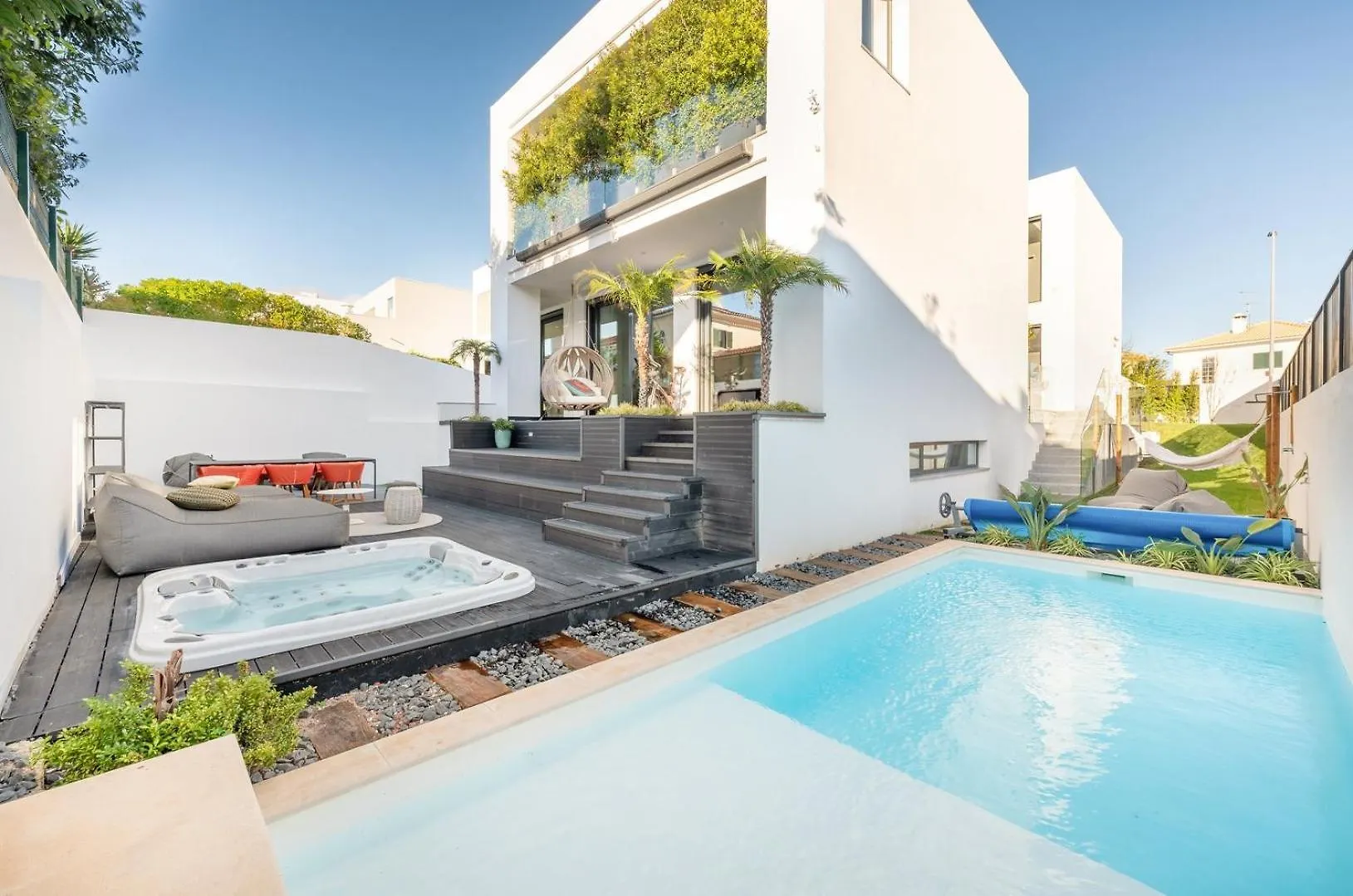 Modern Excellence With Pool Villa Alcabideche