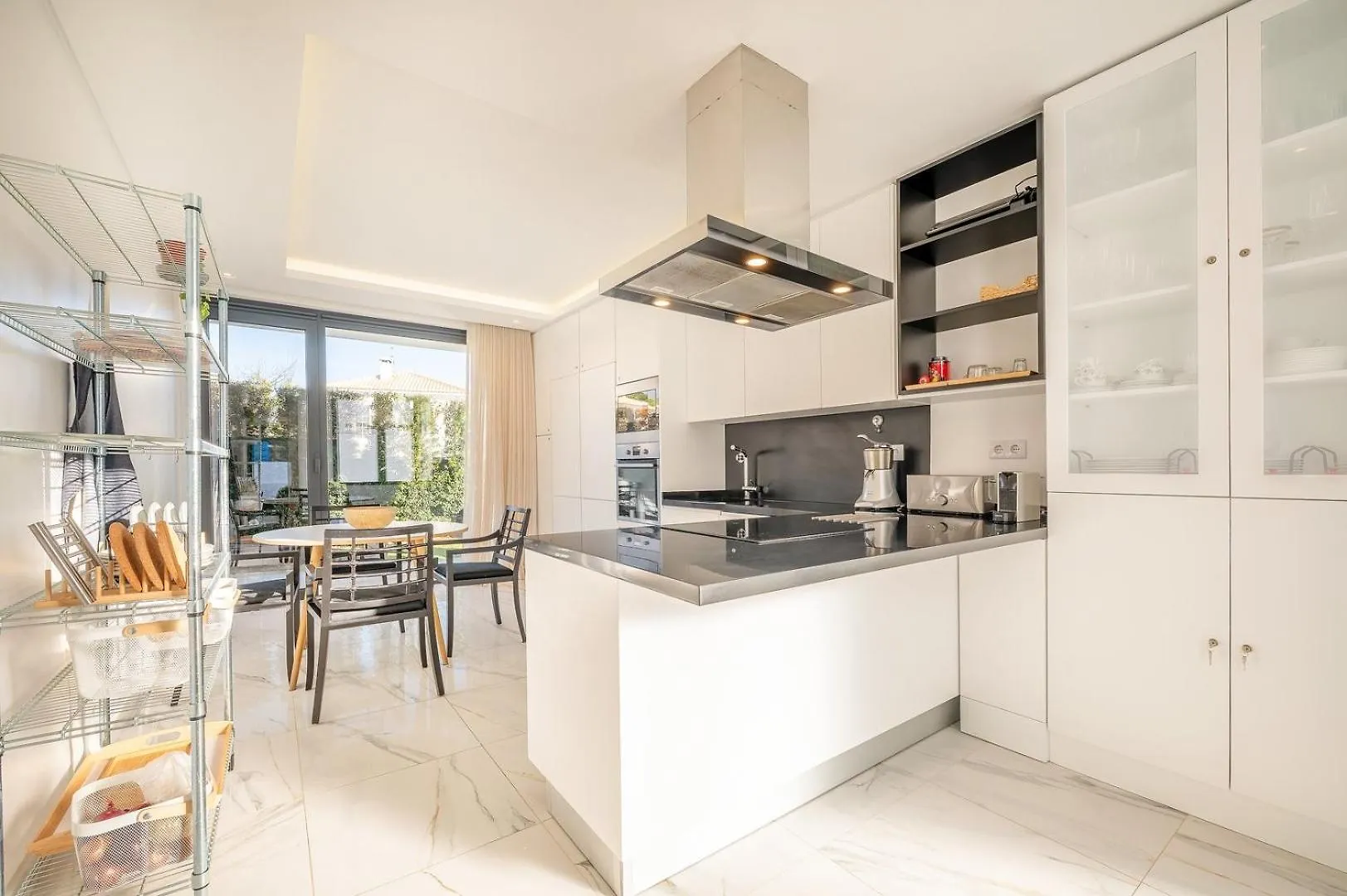 Modern Excellence With Pool Villa Alcabideche