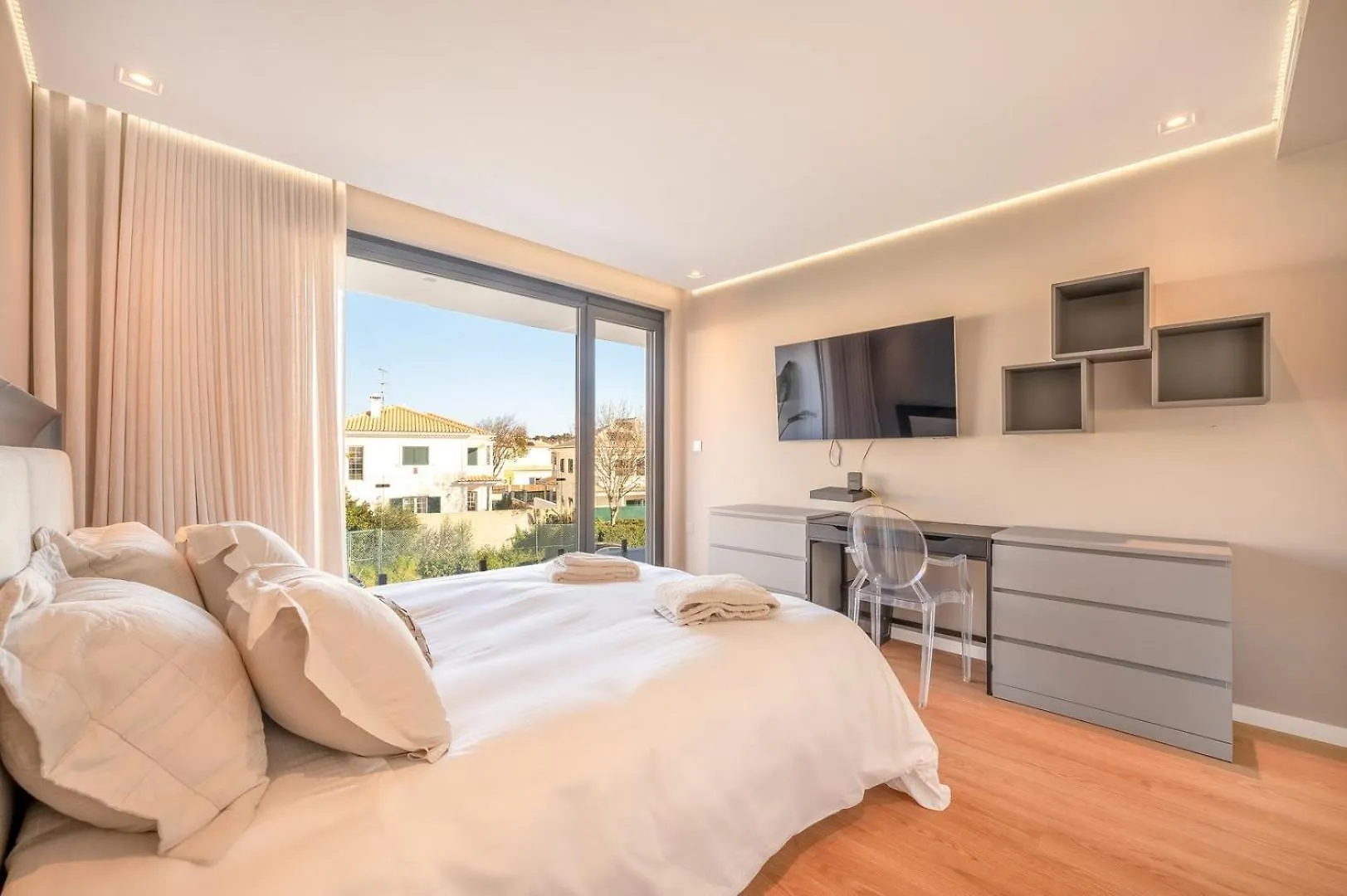 Modern Excellence With Pool Villa Alcabideche